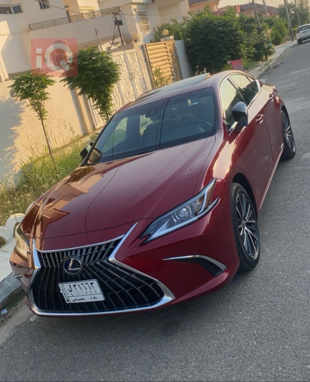 Lexus ES